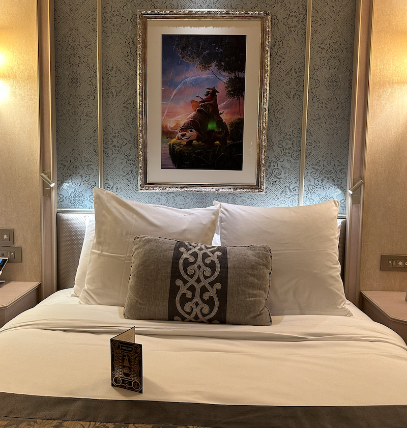 GDZIE NOCOWAC W DISNEYLAND PARYZ - DISNEYLAND HOTEL RESORT