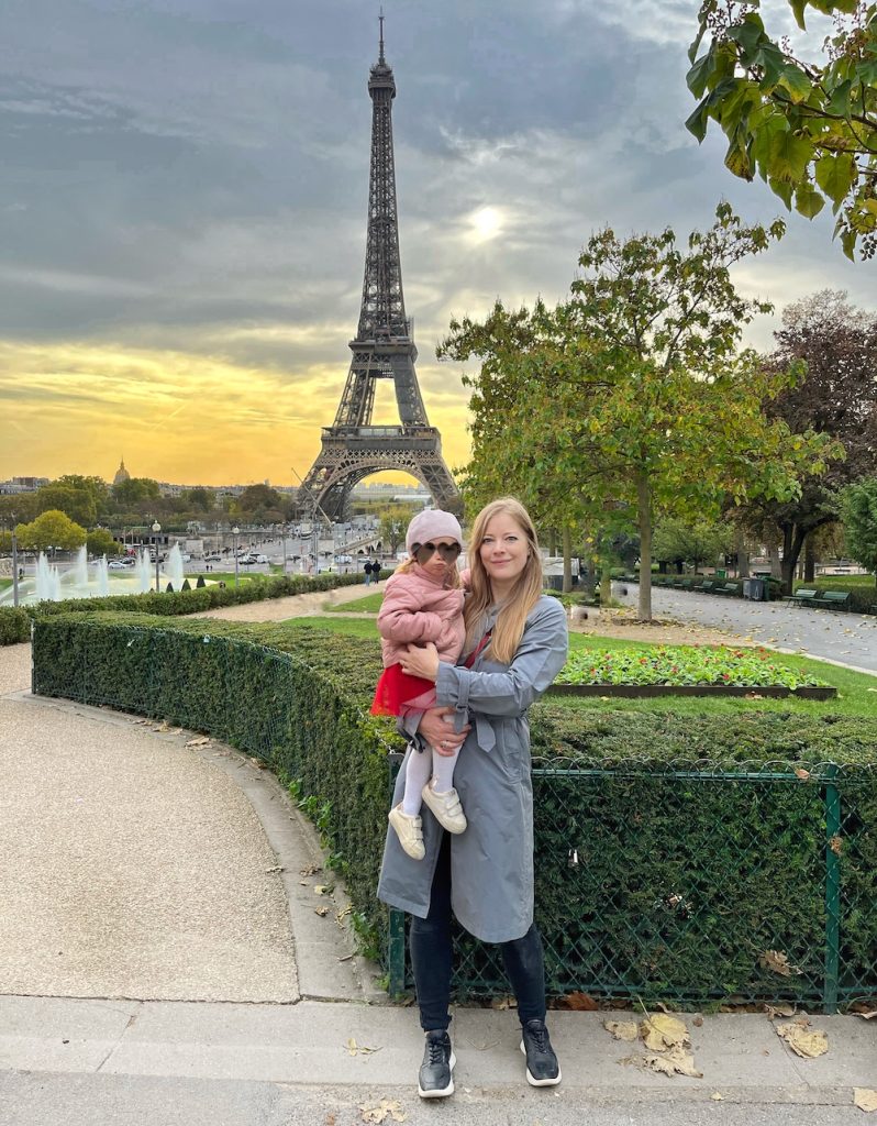 paryz-z-dziecmi-gdzie-spac - okolice wiezy eiffla 
